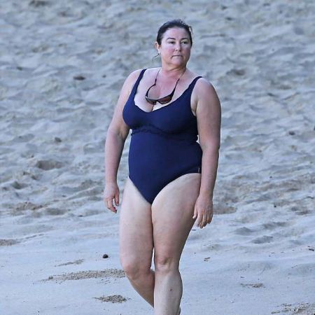 Keely Shaye Smith in a black swimsuit caught on the camera.
